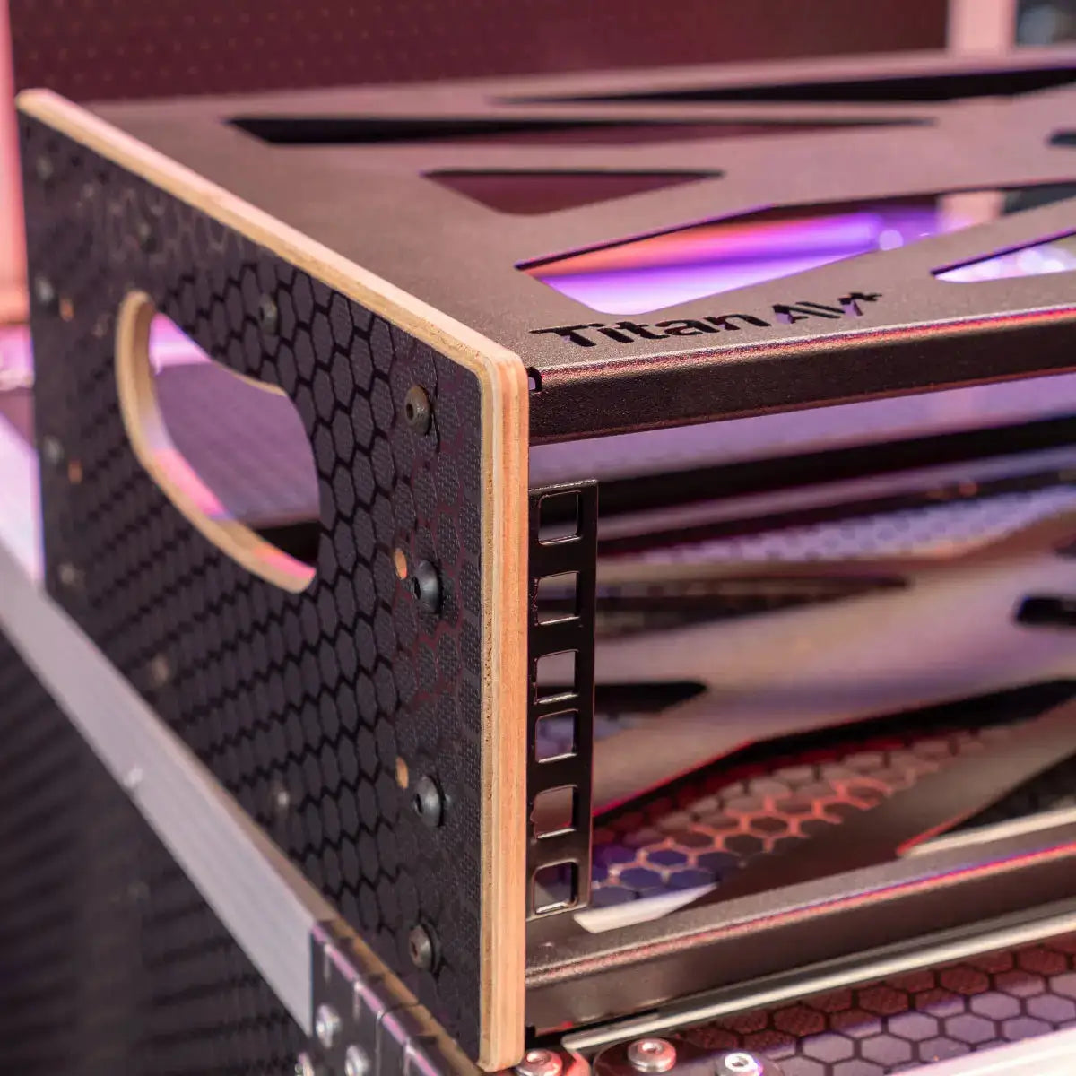 Titan AV Flyrack X 2RU