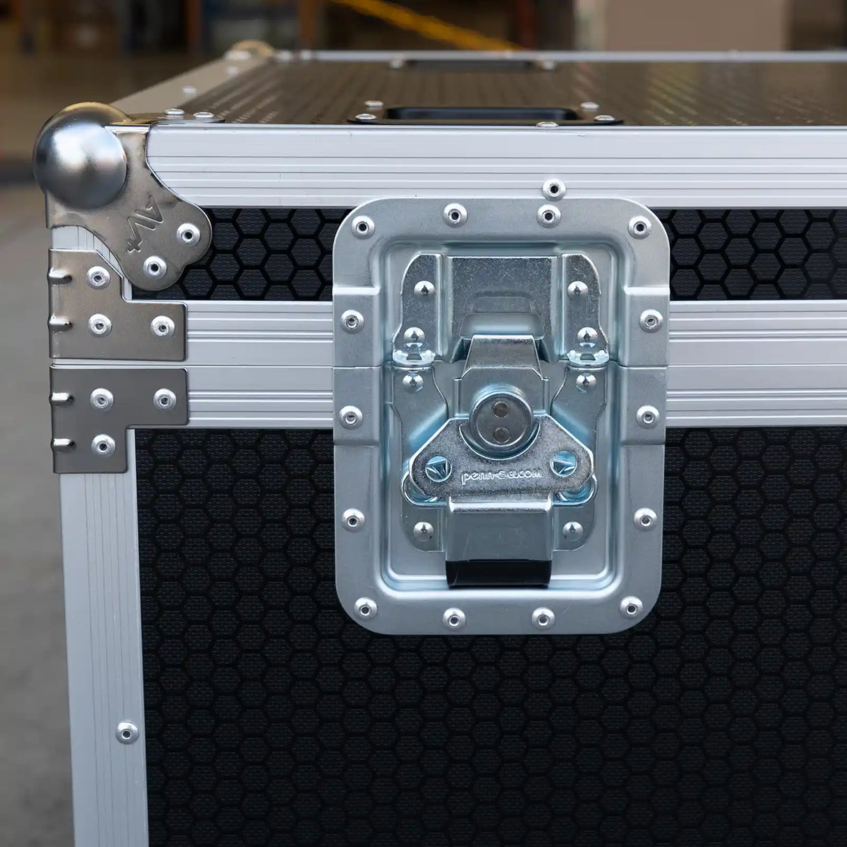 Large & Short Cable Packer with Adjustable Dividers – Pro Road Case