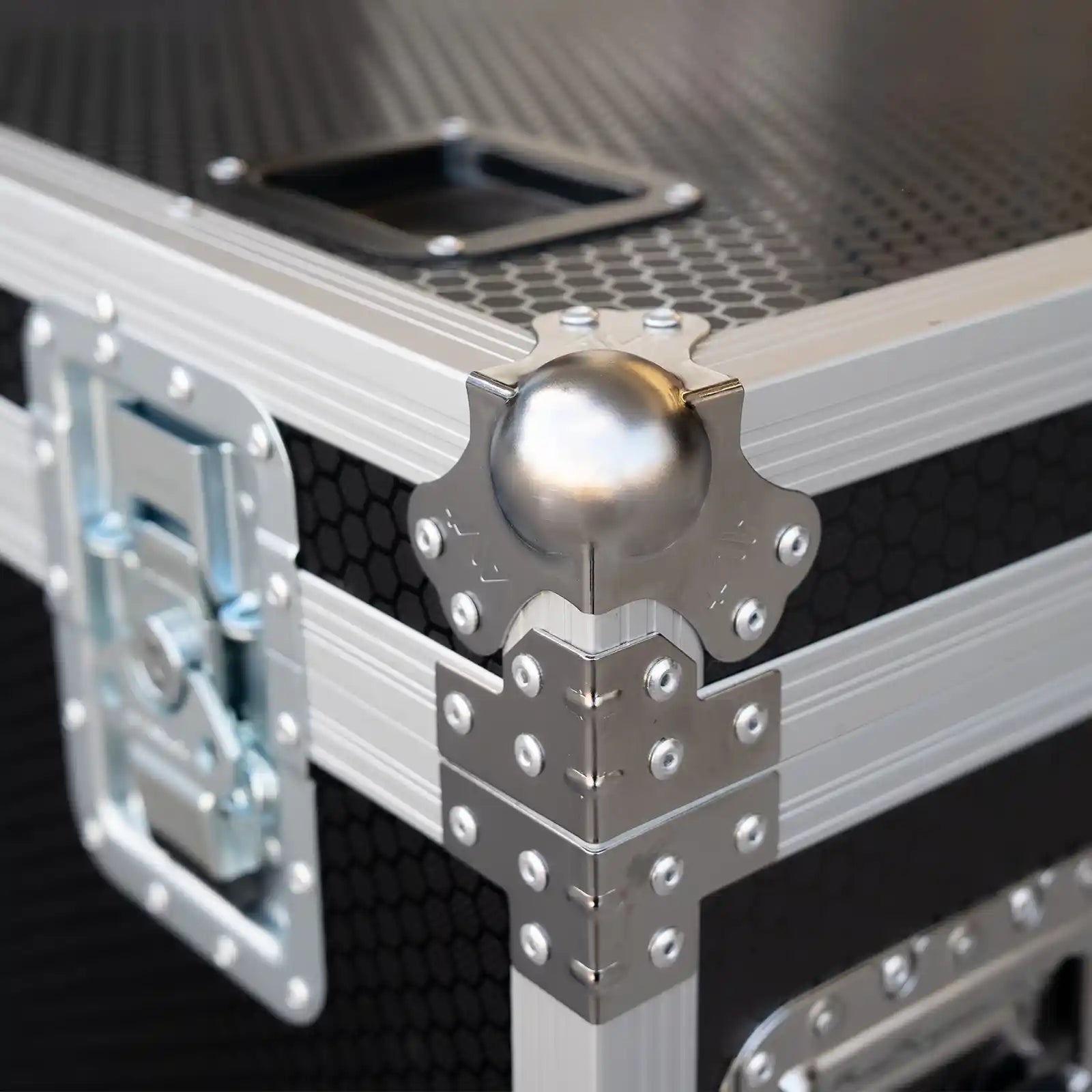 Large & Short, Pro Cable Packer Road Case