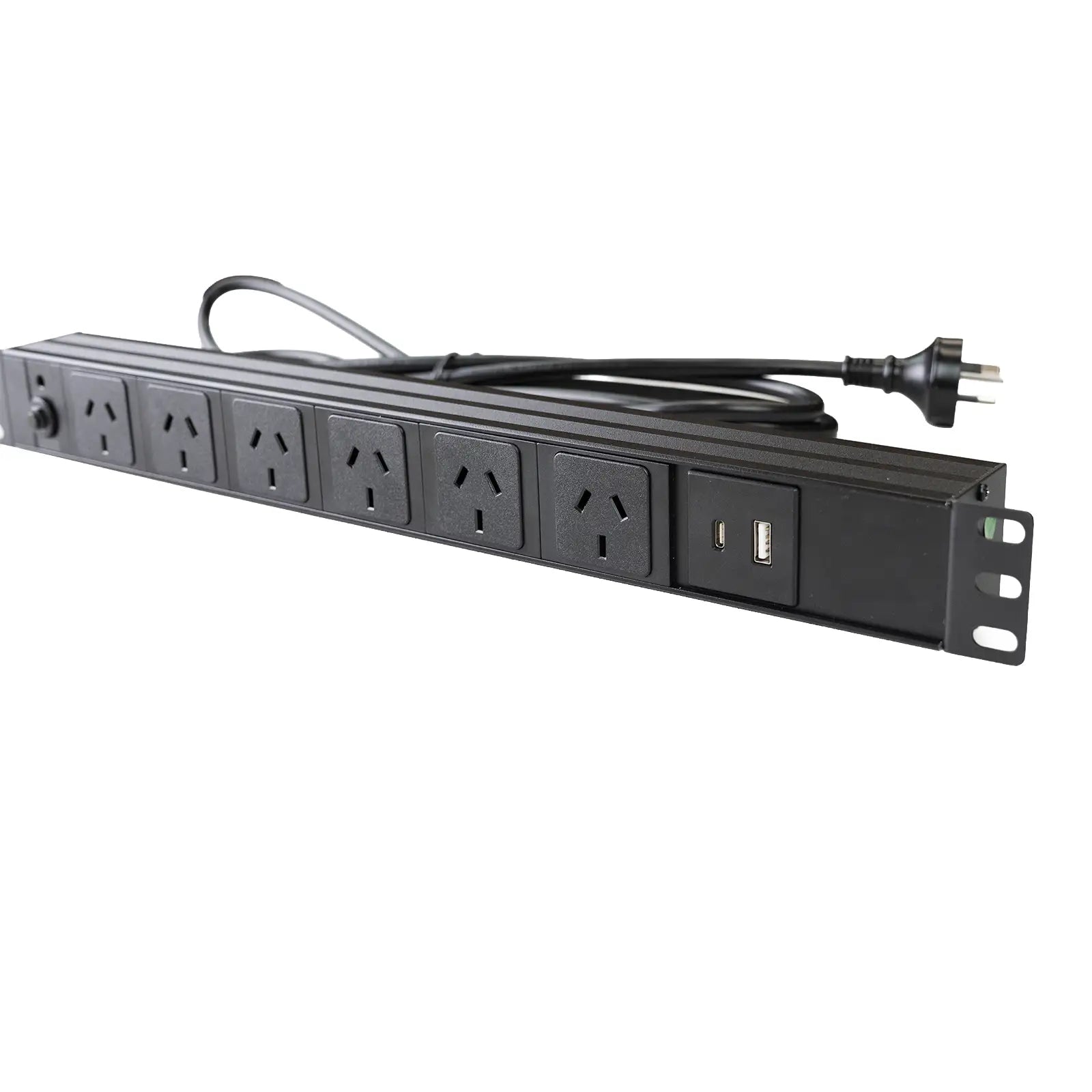 Titan AV 1RU 6 way PDU with USB & USB-C