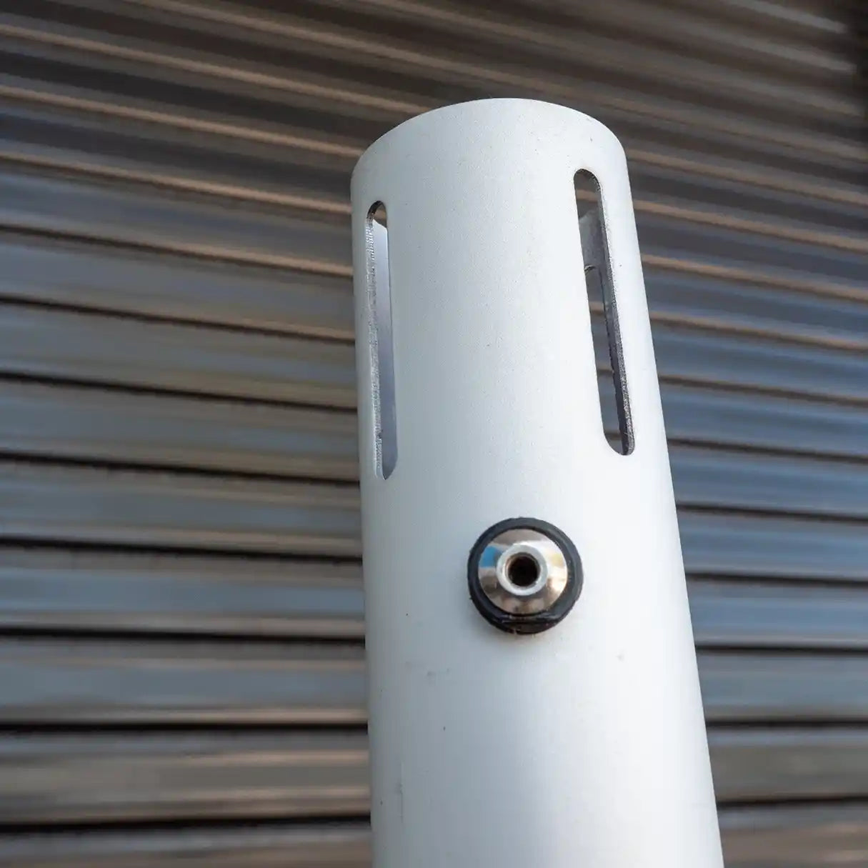 Telescopic Backdrop Pole ā 2.13m to 3.6m Adjustable