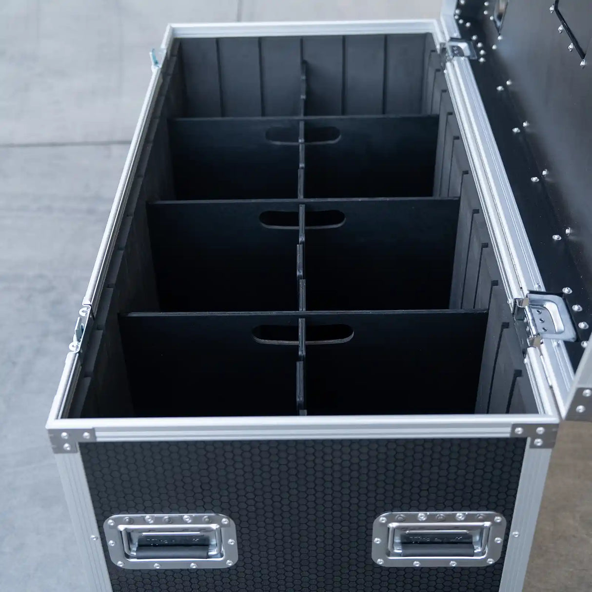 Large & Tall Cable Packer with Adjustable Dividers & Removable Tray – Pro Case