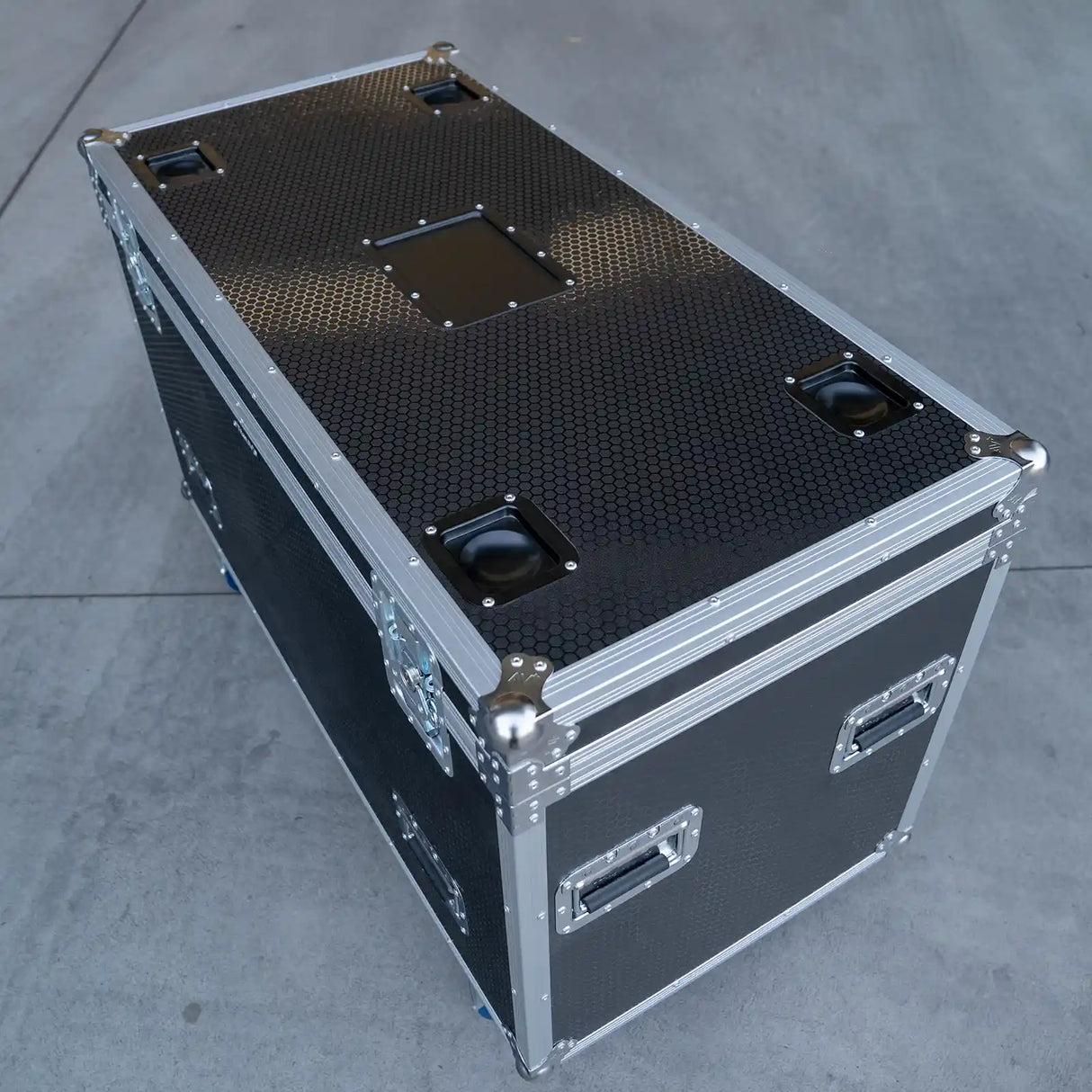 Large & Tall Cable Packer with Adjustable Dividers & Removable Tray – Pro Case