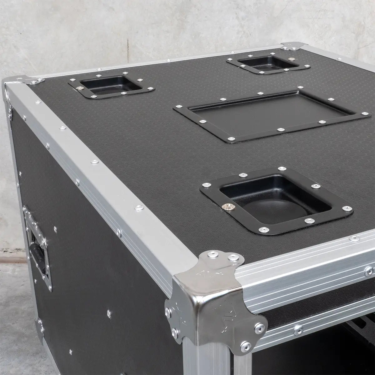 19" 8RU Slam Rack Road Case on Castors, Pro Series