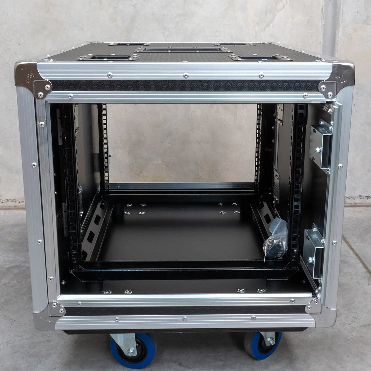 19" 8RU Slam Rack Road Case on Castors, Pro Series