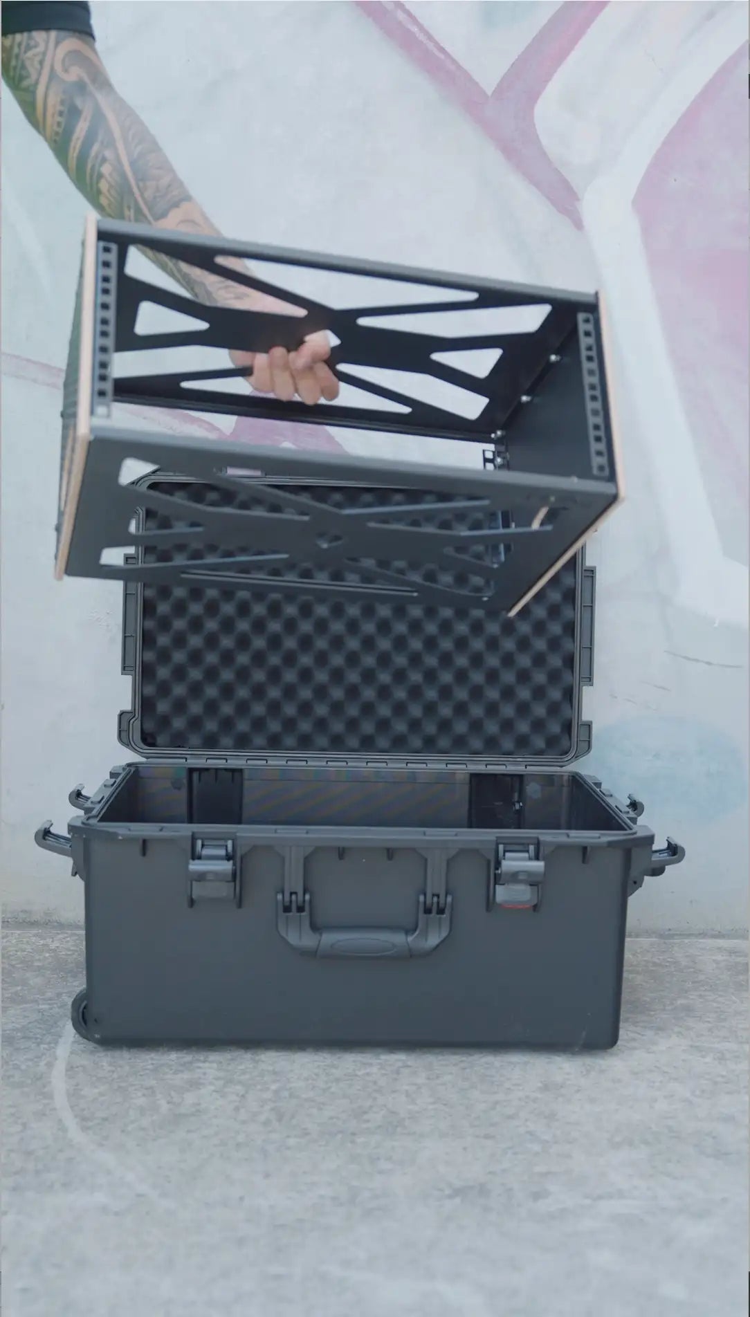 4RU Fly Rack & Wheeled Hard Case